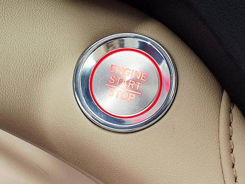 Used 2024 Acura RDX SH-AWD image 18