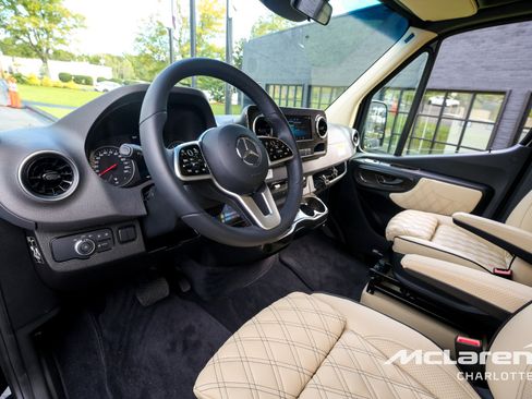 Used 2023 Mercedes-Benz Sprinter 3500 image 10