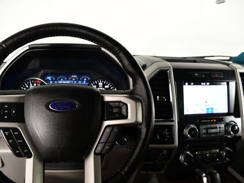 Used 2017 Ford F150 Lariat w/ Equipment Group 502A Luxury AWD/4WD image 19