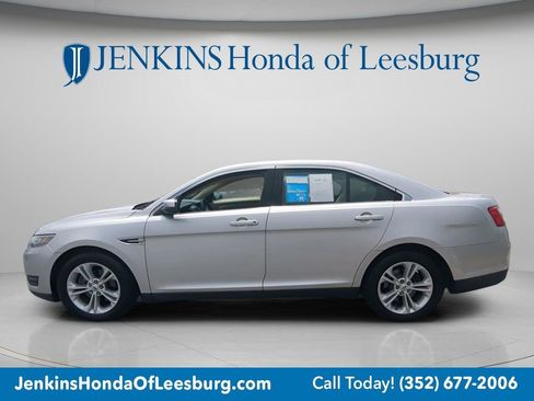 Used 2017 Ford Taurus SEL FWD image 6