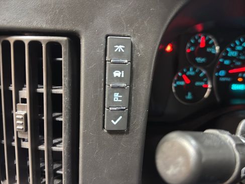 Used 2023 Chevrolet Express 2500 w/ Driver Convenience Package image 22