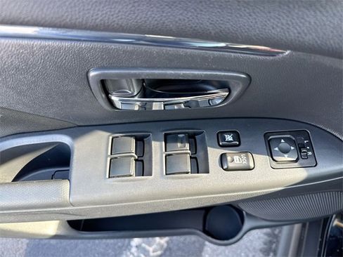 Used 2025 Mitsubishi Outlander Sport AWD image 15