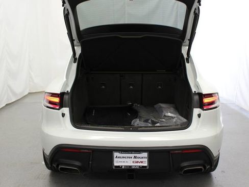 Used 2023 Porsche Macan Turbo AWD/4WD image 11