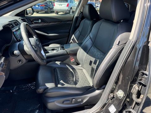 Used 2016 Nissan Maxima Platinum image 11