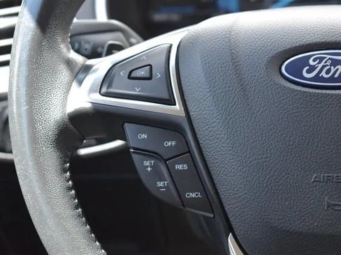 Used 2020 Ford Edge SEL AWD/4WD image 15