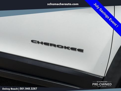 Used 2019 Jeep Cherokee Trailhawk AWD/4WD image 10