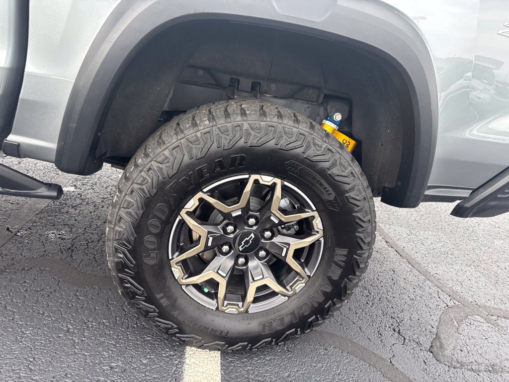 Used 2025 Chevrolet Colorado ZR2 AWD/4WD image 10