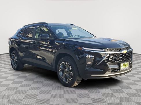 New 2026 Chevrolet Trax LT image 2