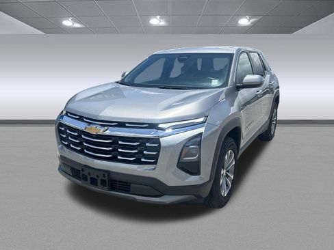 Used 2025 Chevrolet Equinox LT FWD image 7