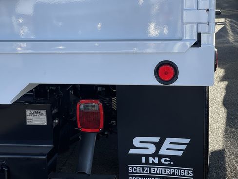 New 2024 Ford F450 XL w/ XL Chrome Package image 9