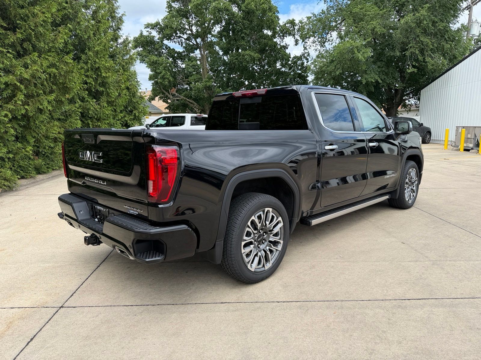 Used 2024 GMC Sierra 1500 Denali Ultimate AWD/4WD image 30