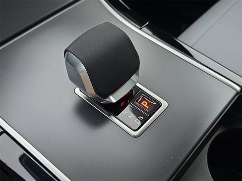 Used 2026 Land Rover Range Rover Velar S image 29