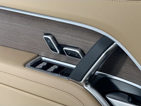 New 2026 Land Rover Range Rover SE AWD/4WD image 17