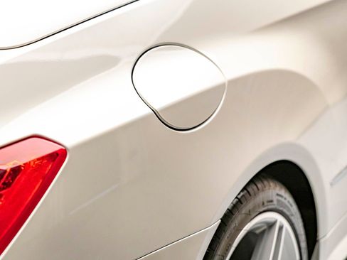 Used 2011 Mercedes-Benz E 550 Cabriolet image 25