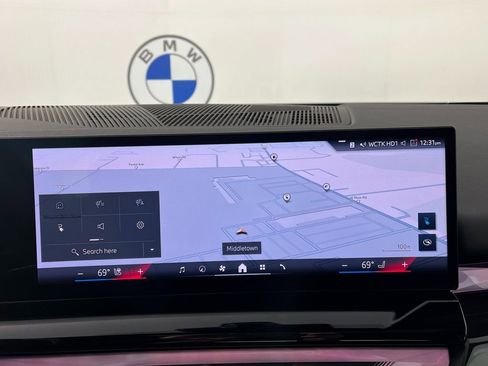 Used 2025 BMW i5 xDrive40 w/ Premium Package image 6