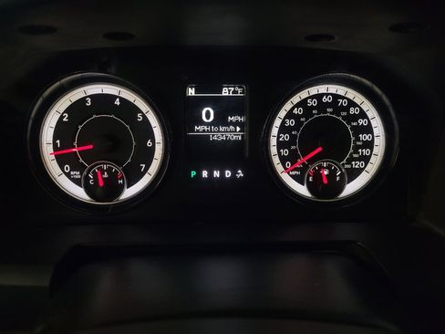 Used 2017 RAM 1500 Classic SLT RWD image 23