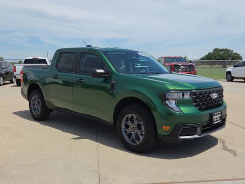 Used 2025 Ford Maverick XLT w/ Equipment Group 302A AWD/4WD image 3
