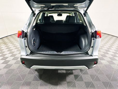 Certified 2024 Toyota Corolla Cross XLE w/ Convenience Package FWD image 31
