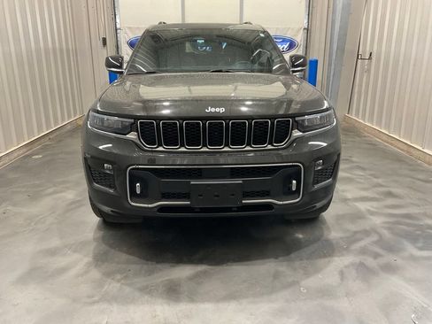 Used 2024 Jeep Grand Cherokee L Overland AWD/4WD image 5