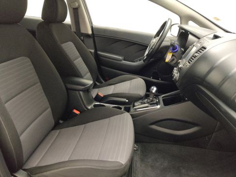 Used 2018 Kia Forte S image 21