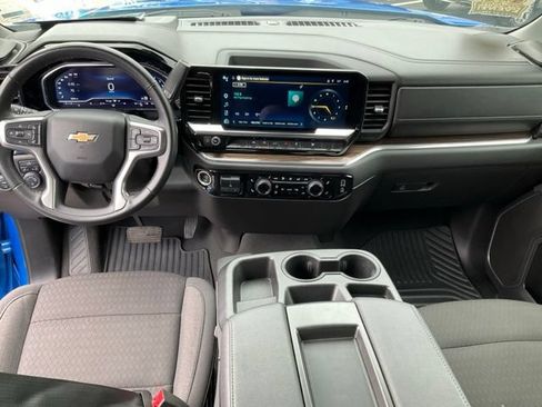 Used 2025 Chevrolet Silverado 1500 LT AWD/4WD image 4