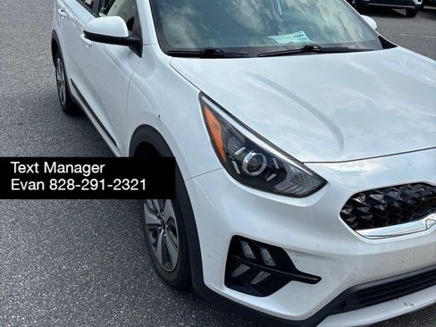 Used 2020 Kia Niro LX FWD image 2