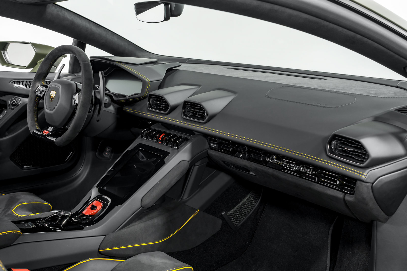 Used 2022 Lamborghini Huracan EVO RWD image 34