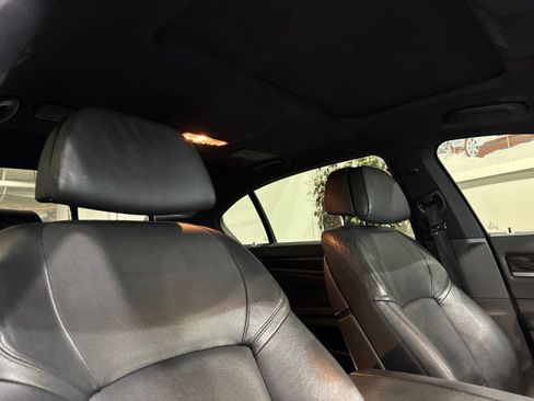Used 2015 BMW 740Li image 40