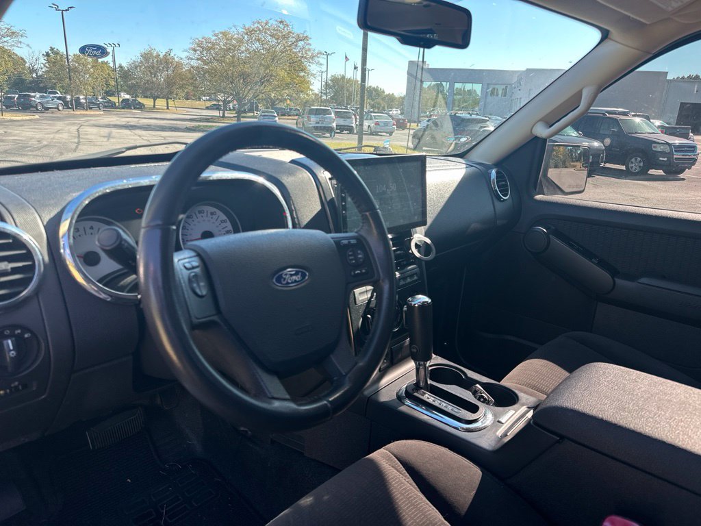 Used 2010 Ford Explorer Sport Trac XLT AWD/4WD image 9