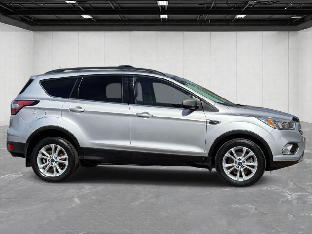 Used 2017 Ford Escape SE AWD/4WD image 4