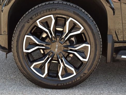 Used 2025 GMC Sierra EV Denali AWD/4WD image 27