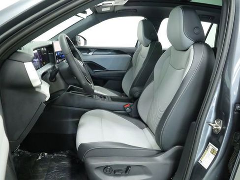 New 2026 Volkswagen Tiguan SE R-Line FWD image 27