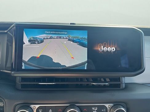 Used 2024 Jeep Wrangler Unlimited w/ Convenience Group AWD/4WD image 26