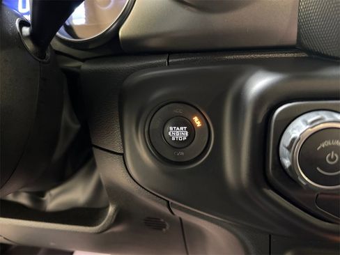 Used 2023 Jeep Wrangler Unlimited w/ Cold Weather Group image 29