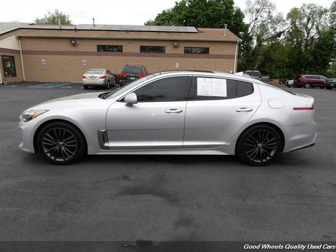 Used 2018 Kia Stinger Premium AWD/4WD image 8
