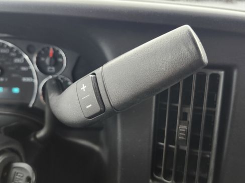 Used 2022 Chevrolet Express 3500 LS image 32