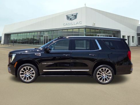 Used 2025 GMC Yukon Denali AWD/4WD image 3