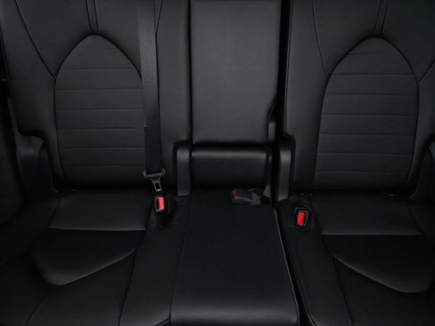 Certified 2026 Toyota Highlander XLE image 13