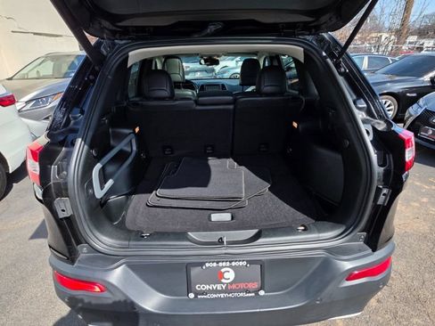 Used 2018 Jeep Cherokee Limited AWD/4WD image 41