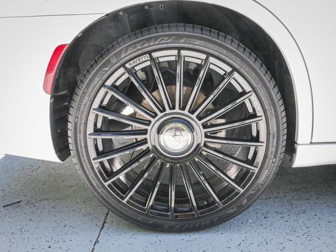Used 2023 Chrysler 300 S RWD image 13
