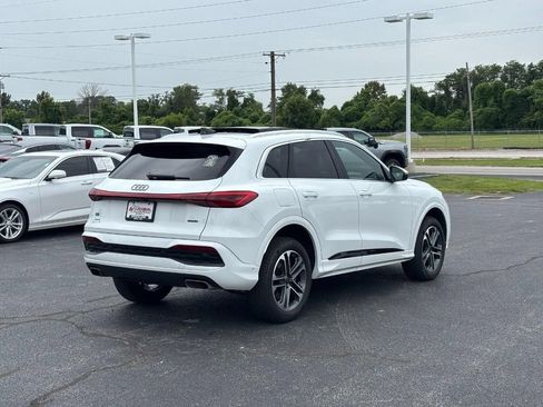 Used 2025 Audi Q5 Premium w/ Convenience Package AWD/4WD image 3