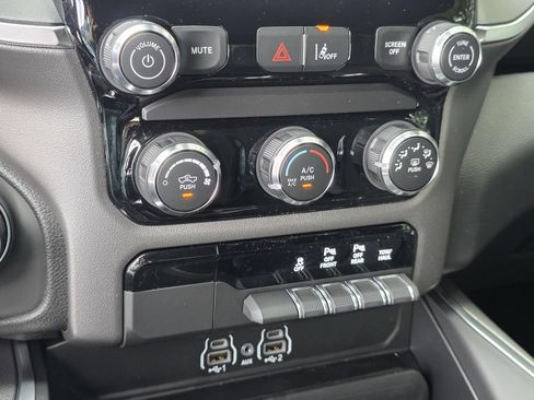 New 2026 RAM 1500 Express AWD/4WD image 19