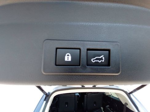 Used 2025 Subaru Ascent Touring AWD/4WD image 34