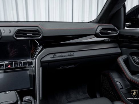 Used 2024 Lamborghini Urus S image 42