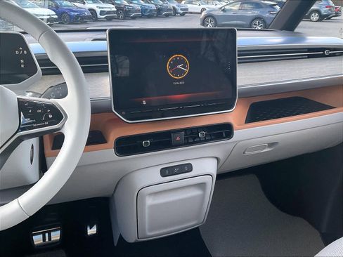 New 2025 Volkswagen ID. Buzz Pro S Plus image 13