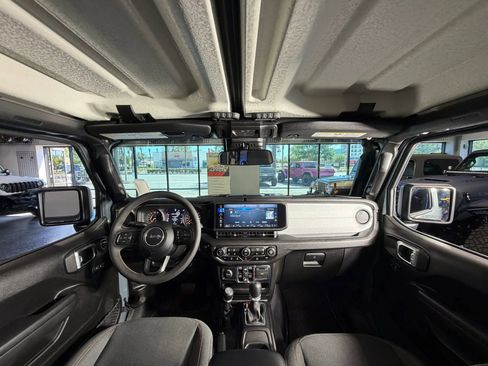 Used 2024 Jeep Wrangler Unlimited Sport image 19