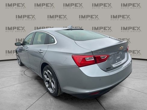 Used 2024 Chevrolet Malibu LT image 3