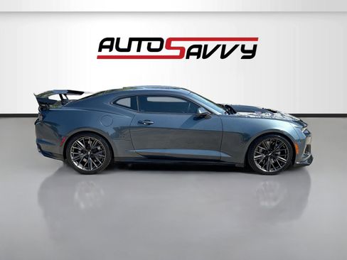 Used 2019 Chevrolet Camaro ZL1 RWD image 8