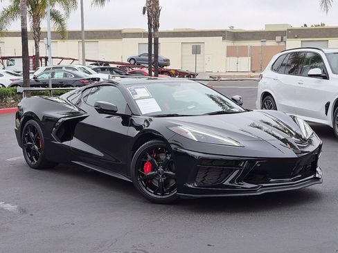 Used 2022 Chevrolet Corvette Stingray Premium Cpe w/ Z51 Performance Package RWD image 2