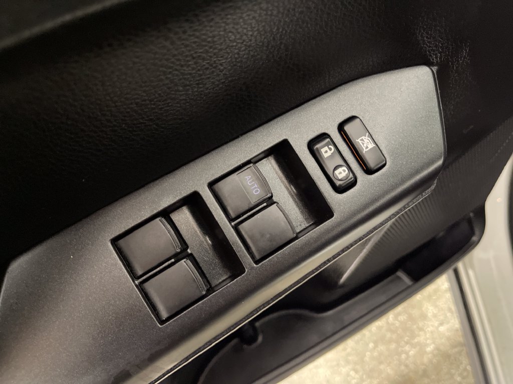 Certified 2018 Toyota RAV4 LE w/ Carpet Mat Package FWD image 16